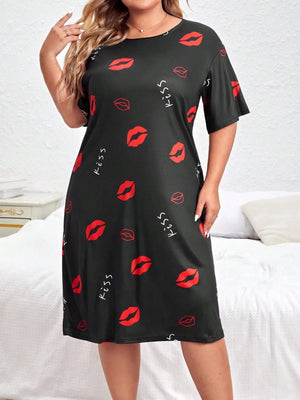 Oversized women's round neck short sleeved lip printed nightgown for home wear