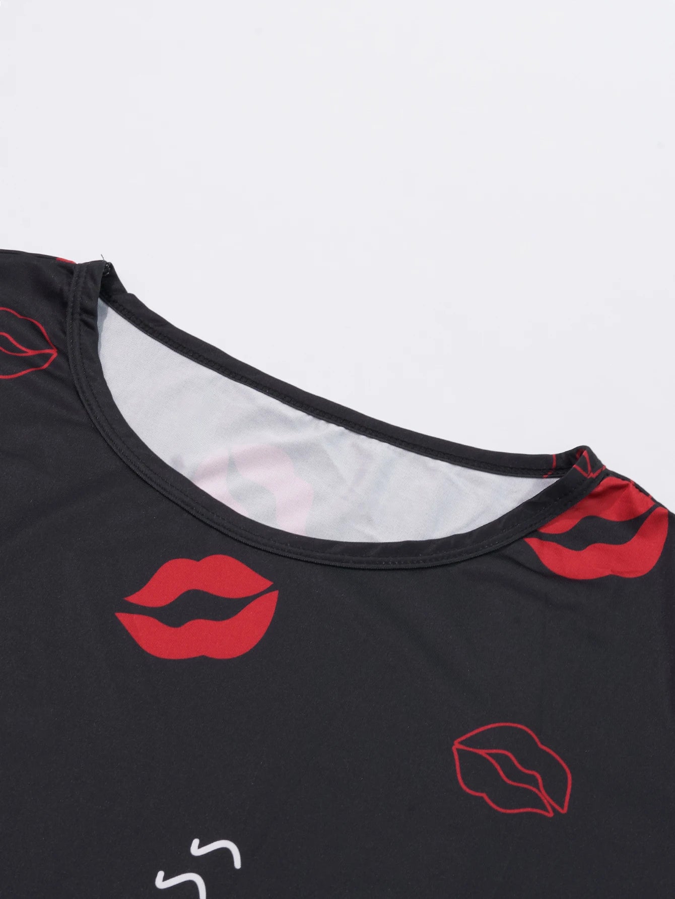 Oversized women's round neck short sleeved lip printed nightgown for home wear