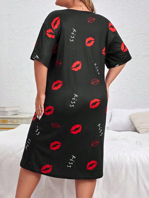Oversized women's round neck short sleeved lip printed nightgown for home wear